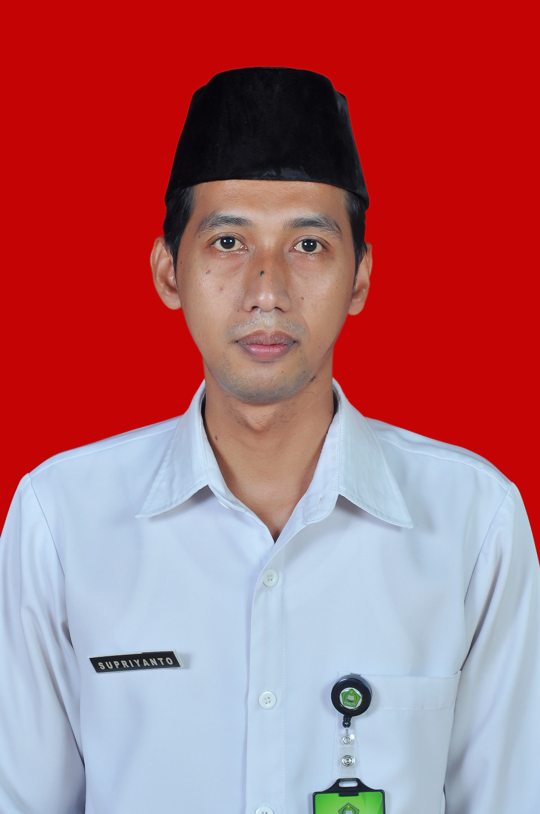 <span  class="uc_style_uc_tiles_grid_image_elementor_uc_items_attribute_title" style="color:#ffffff;">Supriyanto, S.Pd</span>